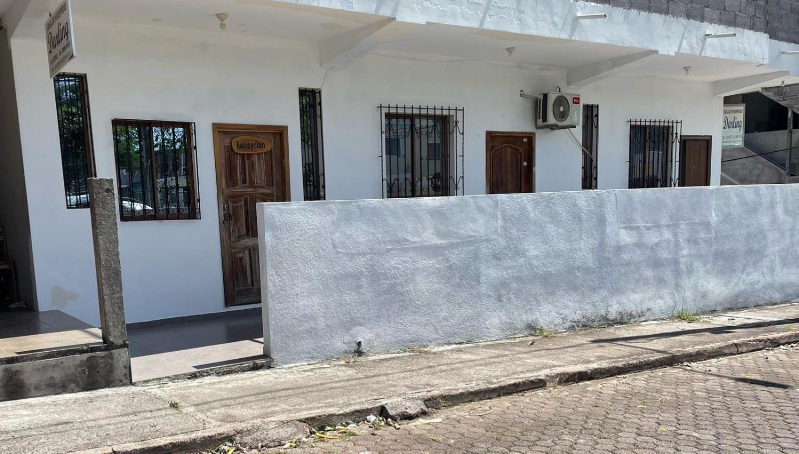Casa De Huespedes "Darling" Hotel Puerto Baquerizo Moreno Luaran gambar